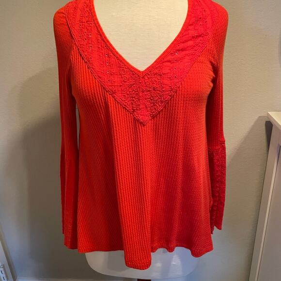 Free People Partisan Boho Red Ribbed Bell Sleeve Embroidered Blouse - XS - Picture 2 of 9